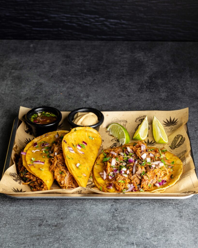 TRES FUEGOS @tacos_brasas